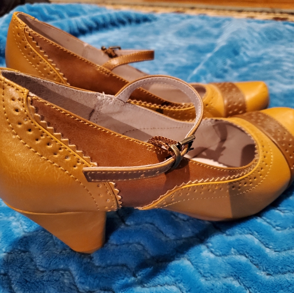 Chelsea Crew from Modcloth pumps/heels